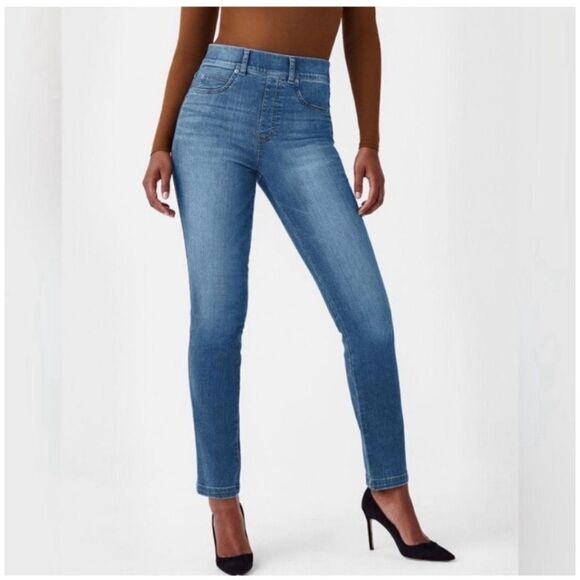 Spanx Straight Leg Pull On Jeans Vintage Indigo Wash Sz M NWT - Picture 1 of 10